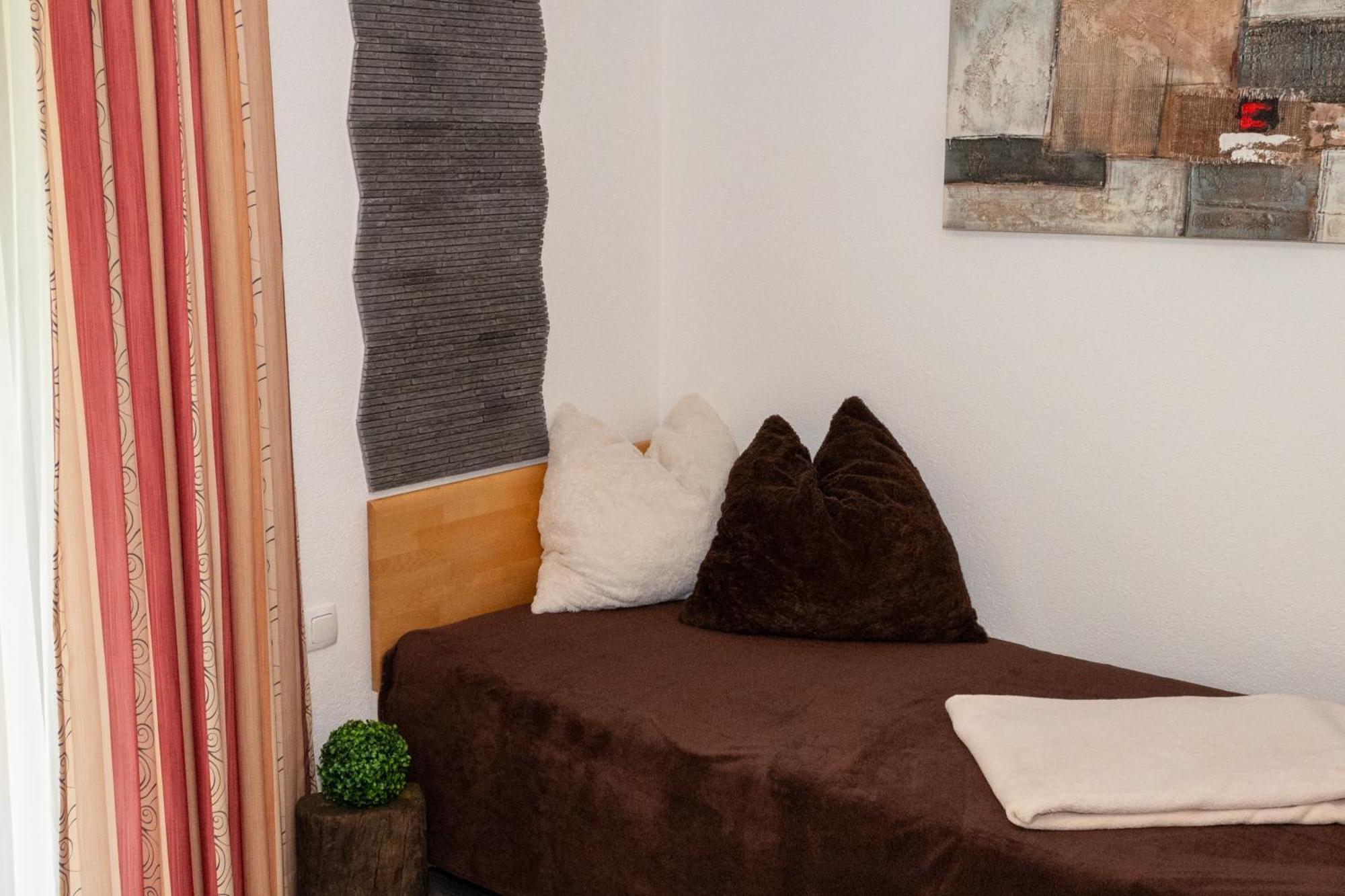 Haus Alpin Apartments Pettneu am Arlberg Eksteriør billede