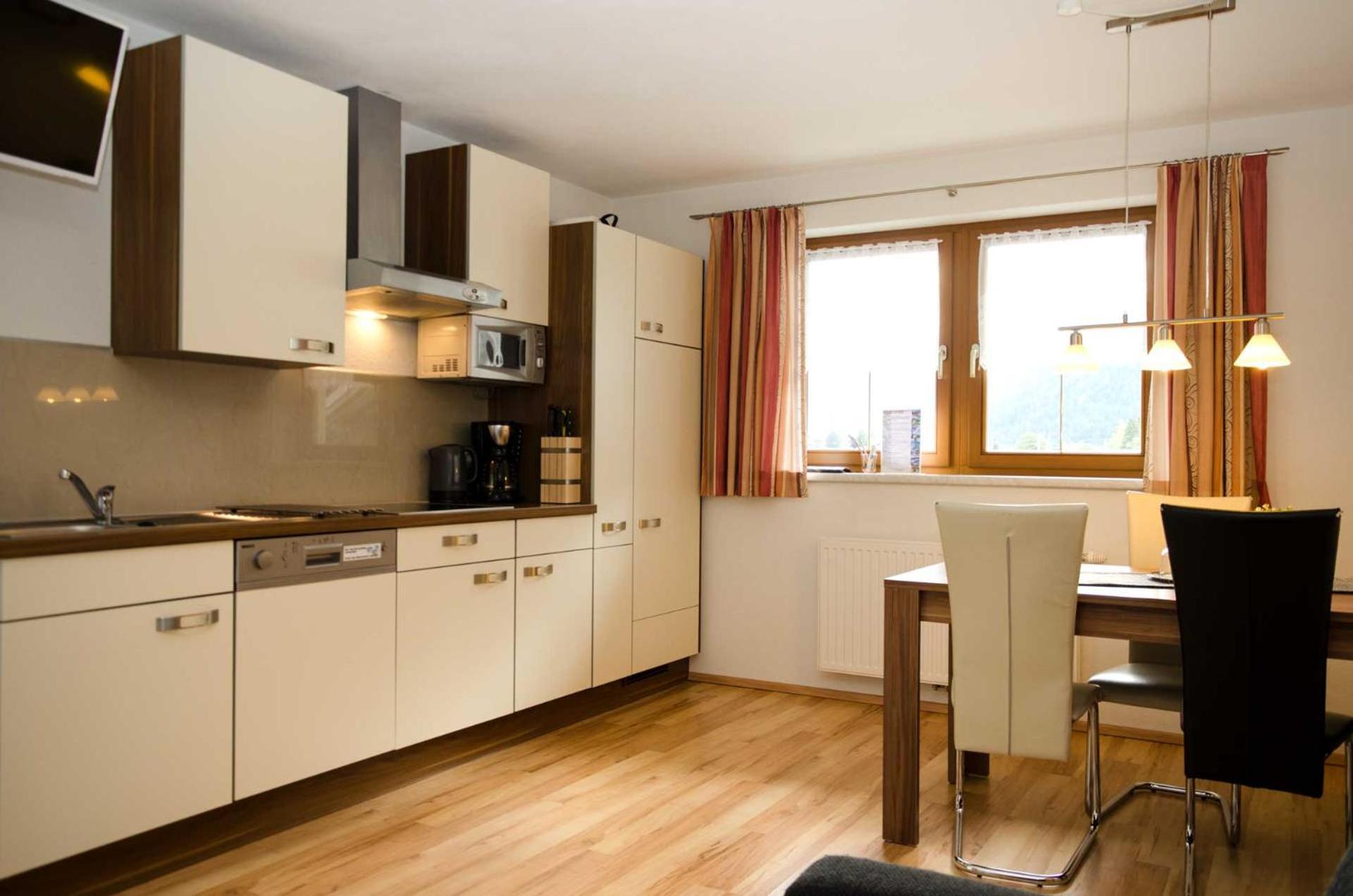 Haus Alpin Apartments Pettneu am Arlberg Eksteriør billede