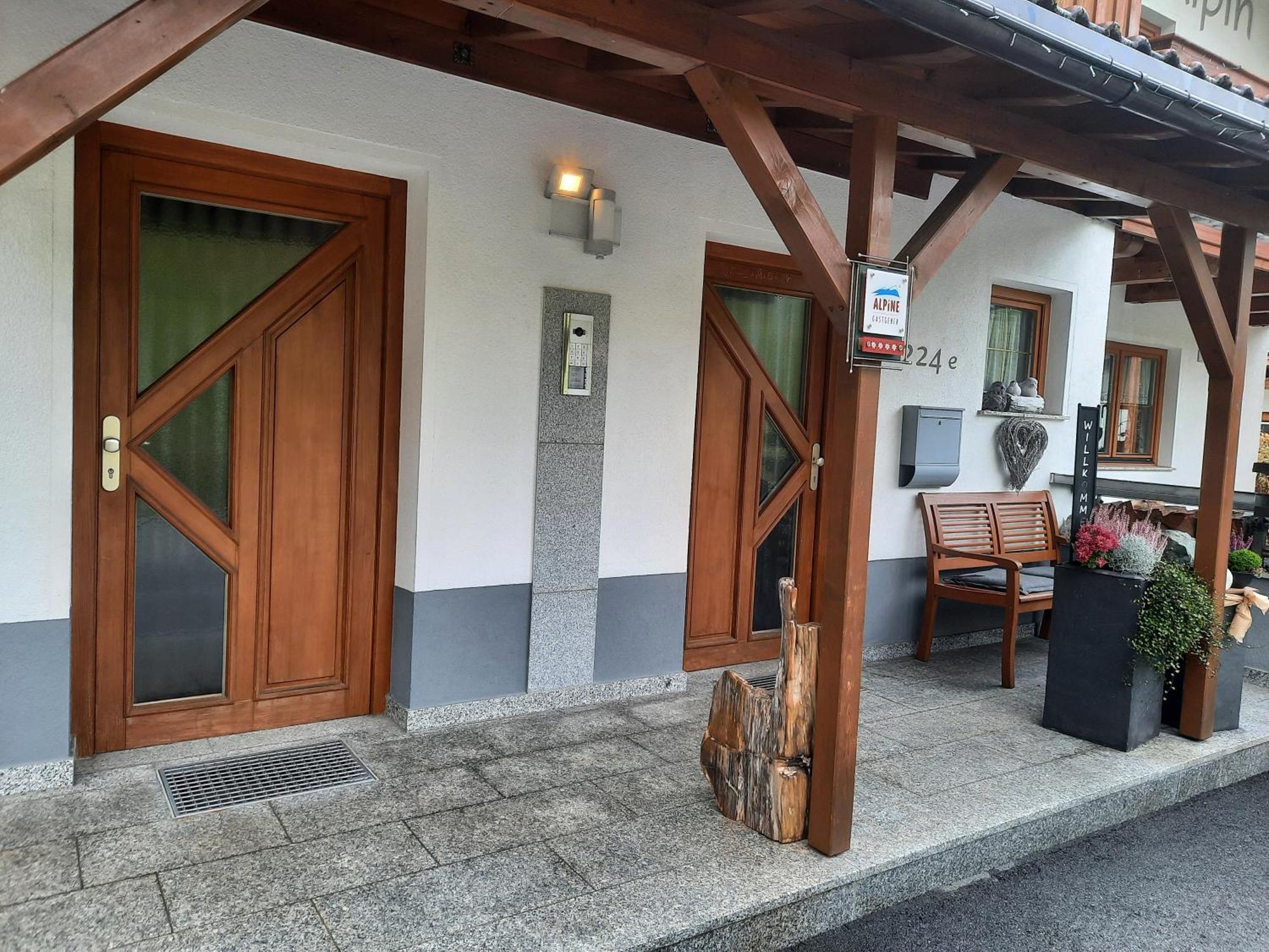 Haus Alpin Apartments Pettneu am Arlberg Eksteriør billede